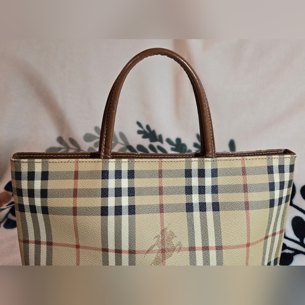 💯 Authentic Burberry Haymarket Check Pattern Tote - Picture 9 of 15